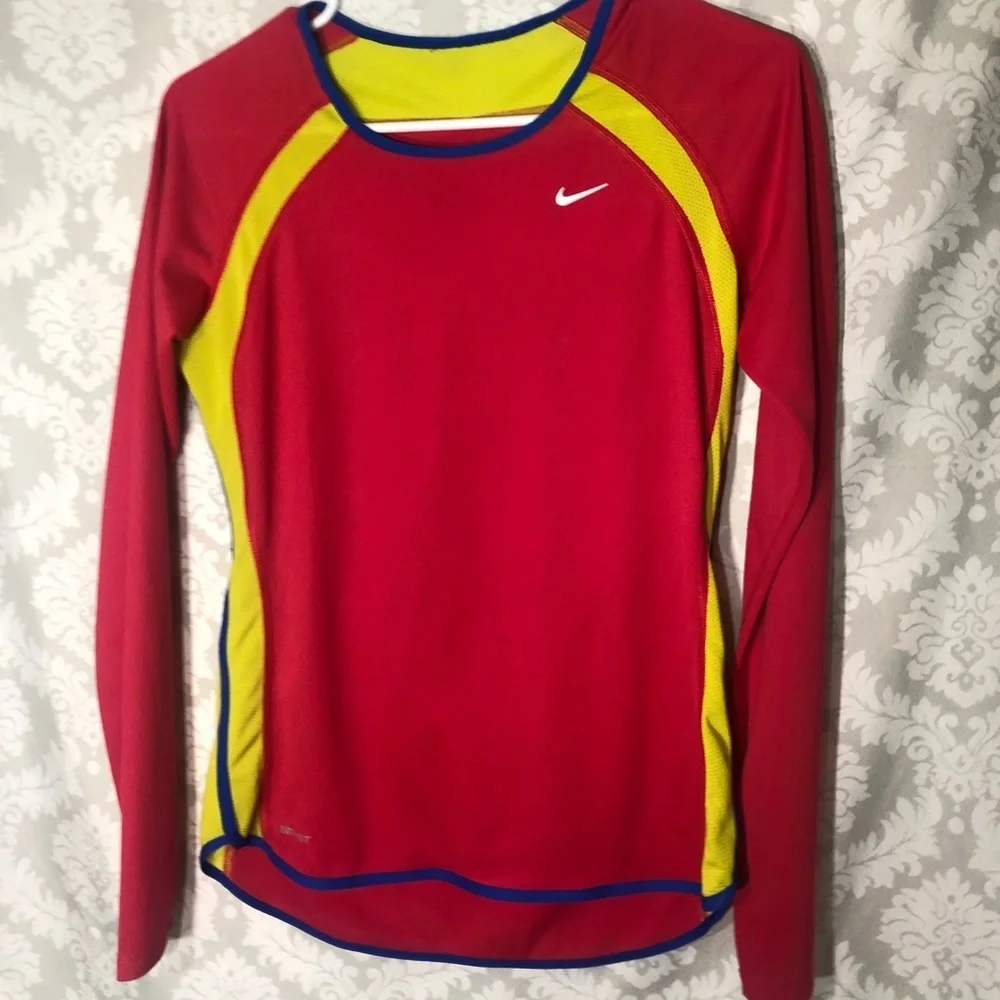 Nike Dri-Fit Long Sleeve Tee S